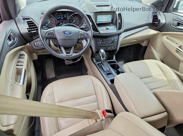 1FMCU0HD2JUC88103 2018 FORD ESCAPE Белый Вид панели приборов