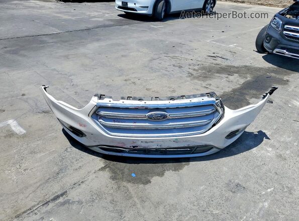1FMCU0HD7JUB13880 2018 FORD ESCAPE Белый Вид подкапотного пространства