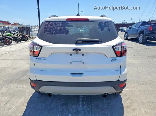 1FMCU0HD7JUB13880 2018 FORD ESCAPE Белый Вид сзади