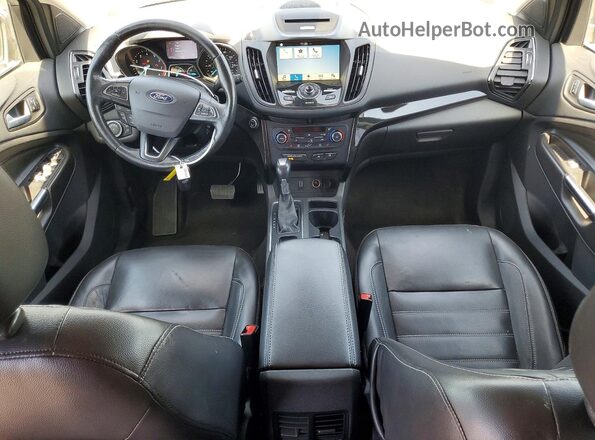 1FMCU0JD4HUE55064 2017 FORD ESCAPE Синий Вид панели приборов