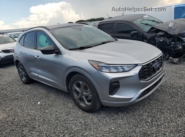 1FMCU0MN3PUB16086 2023 FORD ESCAPE Silver Przód prawy