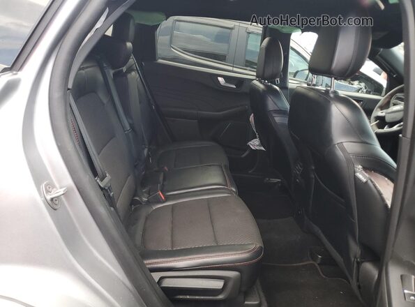 1FMCU0MN3PUB16086 2023 FORD ESCAPE Silver Widok wnętrza z tyłu