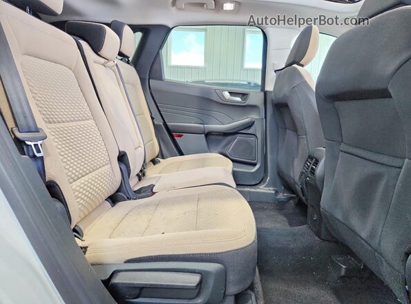 1FMCU9G68MUB00910 2021 FORD ESCAPE Белый Вид задней части салона