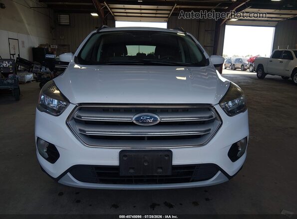 1FMCU9GD1JUC38850 2018 FORD ESCAPE White ხელსაწყოთა პანელის ხედი