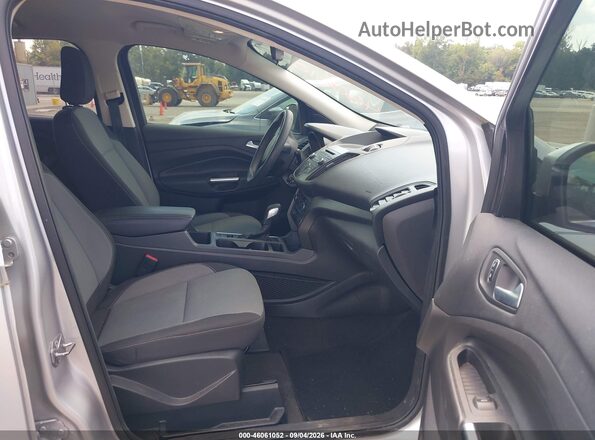 1FMCU9GD2JUB39549 2018 FORD ESCAPE Silver წინა სალონის ხედი