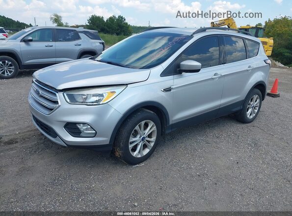 1FMCU9GD2JUB39549 2018 FORD ESCAPE Silver წინა მარცხენა ხედი სამი მეოთხედიდან