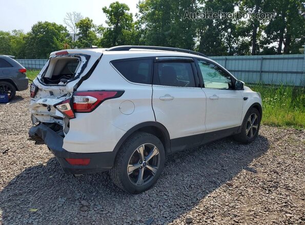 1FMCU9GD3HUA96981 2017 FORD ESCAPE Белый Задняя правая четверть