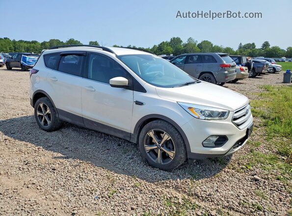 1FMCU9GD3HUA96981 2017 FORD ESCAPE Белый Передняя правая четверть