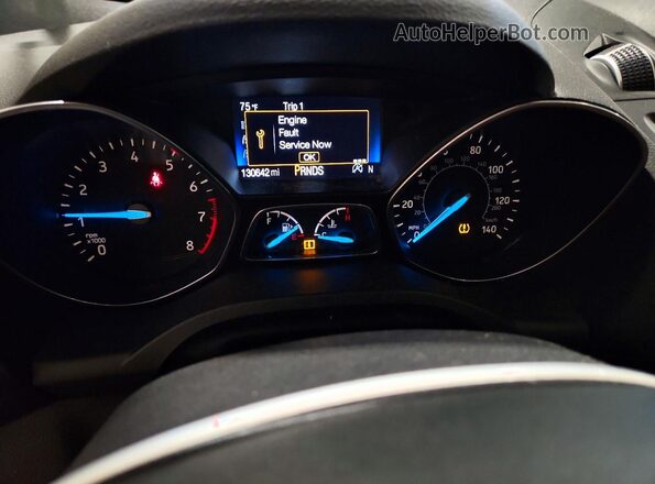 1FMCU9GD3HUC09943 2017 FORD ESCAPE Белый Вид щитка приборов