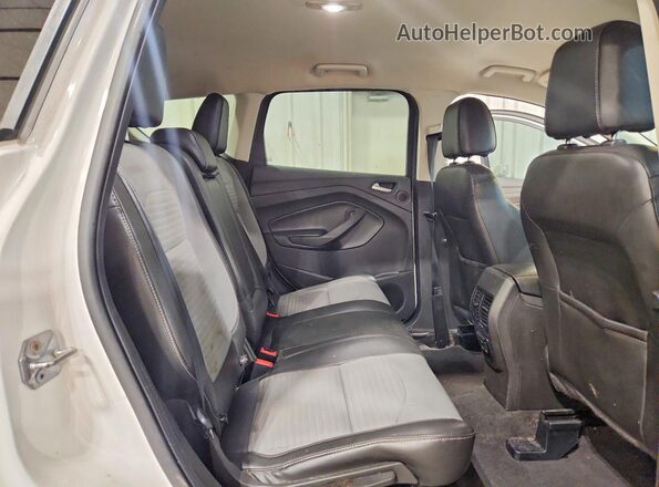 1FMCU9GD3HUC09943 2017 FORD ESCAPE Белый Вид задней части салона