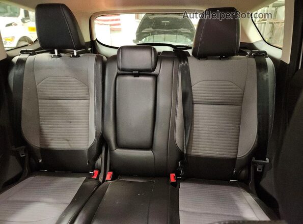1FMCU9GD3HUC09943 2017 FORD ESCAPE Белый Вид задних сидений