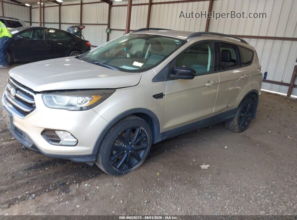 1FMCU9GD3JUC10421 2018 FORD ESCAPE Gold Vista tres cuartos delantera izquierda
