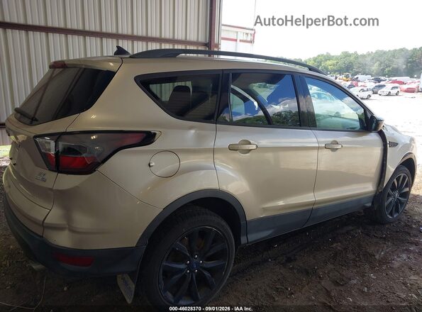 1FMCU9GD3JUC10421 2018 FORD ESCAPE Gold Vista frontal