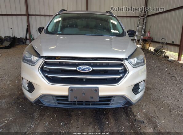 1FMCU9GD3JUC10421 2018 FORD ESCAPE Gold Vista del cuadro de instrumentos