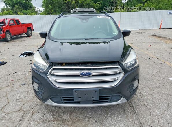 1FMCU9GD5JUB63649 2018 FORD ESCAPE Черный Вид спереди