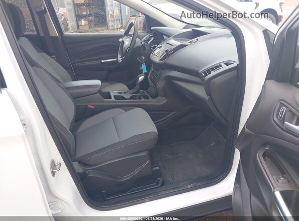 1FMCU9GD5JUD08849 2018 FORD ESCAPE Белый Вид салона спереди