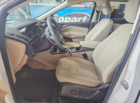 1FMCU9GD5KUB97995 2019 FORD ESCAPE Белый Вид салона спереди