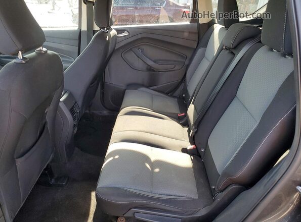1FMCU9GD6KUA69359 2019 FORD ESCAPE Gray Widok wnętrza z tyłu