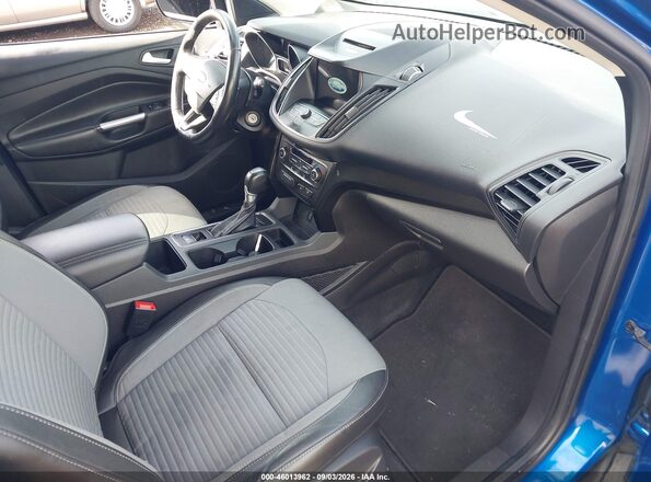 1FMCU9GD7HUE20062 2017 FORD ESCAPE Blue Front interior view