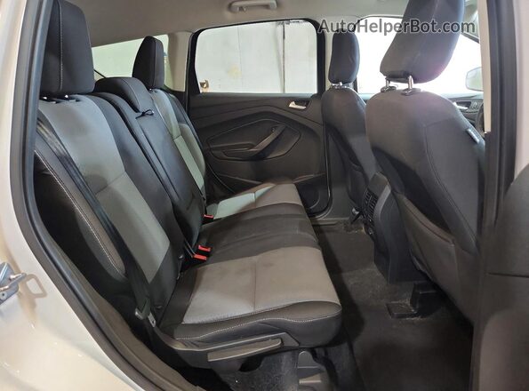 1FMCU9GD7JUB03033 2018 FORD ESCAPE Белый Вид задних сидений