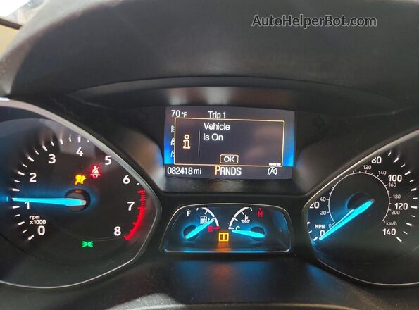 1FMCU9GD7JUB03033 2018 FORD ESCAPE Белый Вид щитка приборов