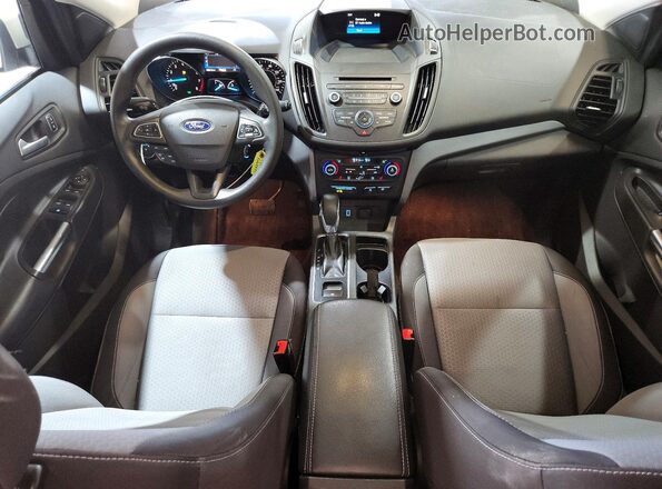 1FMCU9GD7JUB03033 2018 FORD ESCAPE Белый Вид панели приборов