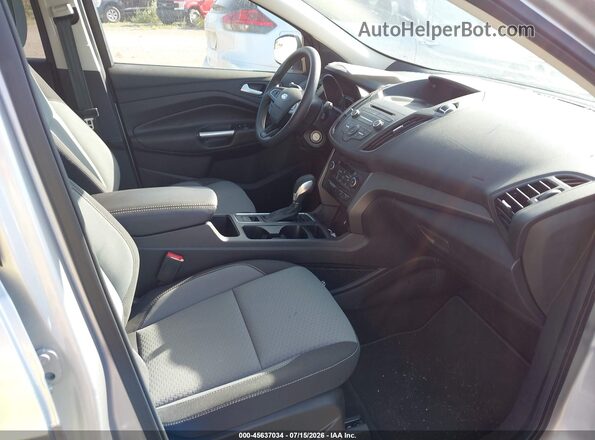 1FMCU9GD9JUC38806 2018 FORD ESCAPE Silver Вид салону спереду