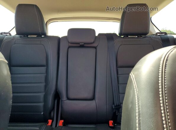1FMCU9HD1KUB90461 2019 FORD ESCAPE Red Widok tylnych siedzeń