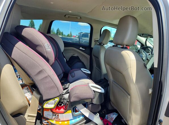 1FMCU9HD7JUC89459 2018 FORD ESCAPE Серебряный Вид задней части салона