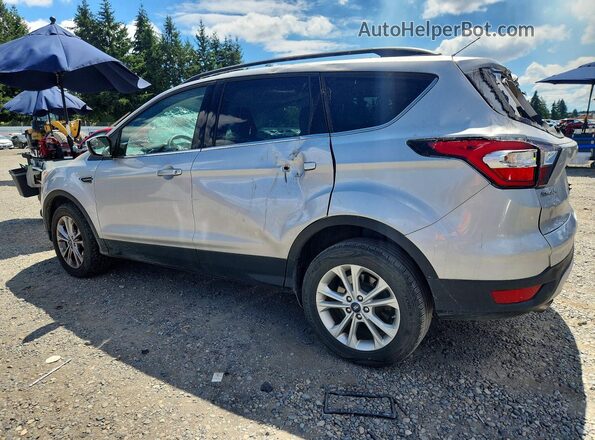 1FMCU9HD7JUC89459 2018 FORD ESCAPE Серебряный Задняя левая четверть