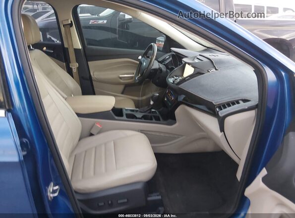 1FMCU9J91HUE53966 2017 FORD ESCAPE Blue Vista interior delantera