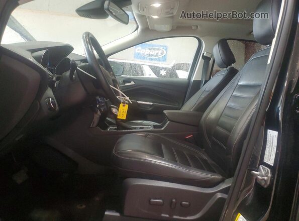 1FMCU9J95JUD55996 2018 FORD ESCAPE Черный Вид салона спереди