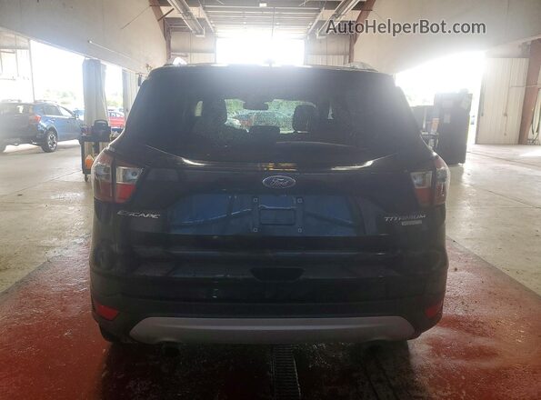 1FMCU9J95JUD55996 2018 FORD ESCAPE Черный Вид сзади