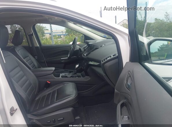 1FMCU9J9XKUC47858 2019 FORD ESCAPE White Вид салону спереду