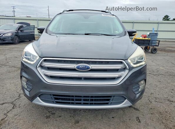 1FMCU9JD7HUE28901 2017 FORD ESCAPE Серый Вид спереди
