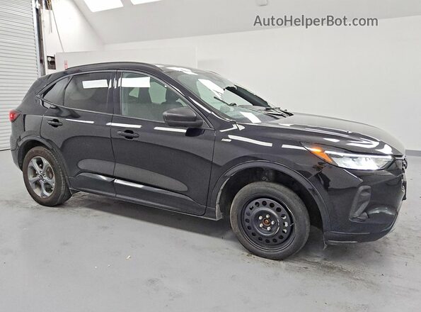 1FMCU9MN3PUA13108 2023 FORD ESCAPE Черный Передняя правая четверть