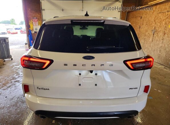 1FMCU9MN3RUA88720 2024 FORD ESCAPE Белый Вид сзади