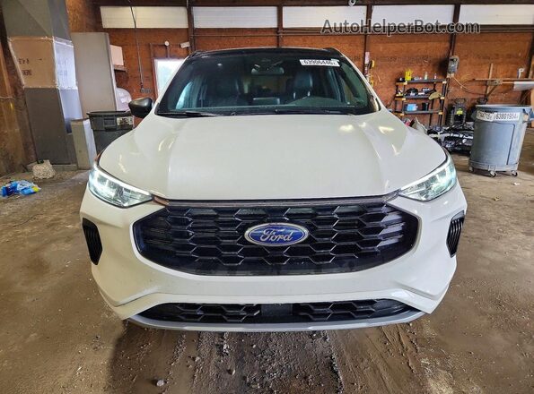 1FMCU9MN3RUA88720 2024 FORD ESCAPE Белый Вид спереди