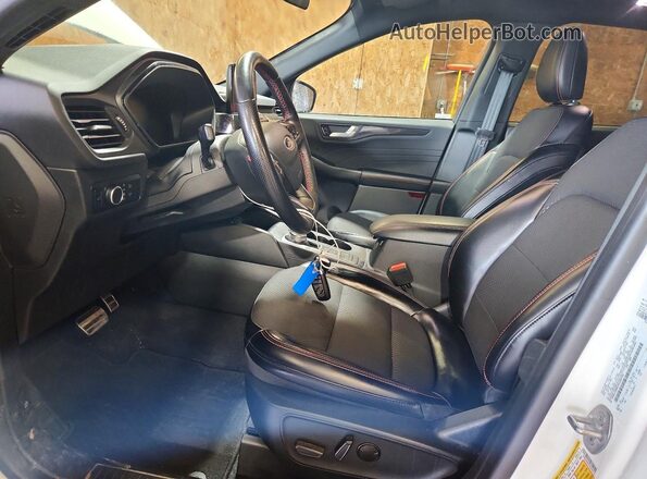 1FMCU9MN3RUA88720 2024 FORD ESCAPE Белый Вид салона спереди