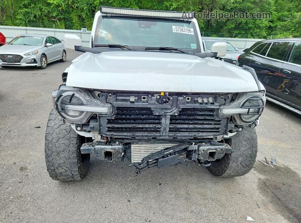 1FMDE5AP1NLB69795 2022 FORD BRONCO Белый Вид спереди
