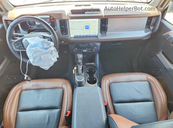 1FMDE5BH4PLB84222 2023 FORD BRONCO Gray Widok deski rozdzielczej