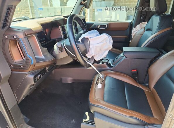 1FMDE5BH4PLB84222 2023 FORD BRONCO Gray Widok wnętrza z przodu