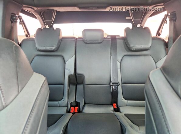 1FMDE5BH6PLB10378 2023 FORD BRONCO Silver Вид задніх сидінь