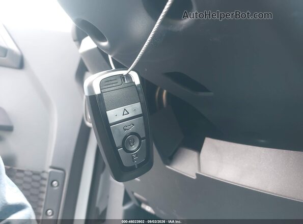 1FMDE7BH8TLA70715 2026 FORD BRONCO White Widok deski rozdzielczej