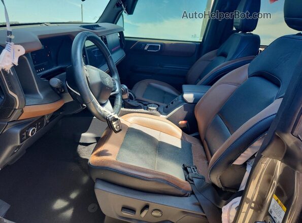 1FMDE8BH7RLB02827 2024 FORD BRONCO Gray Widok wnętrza z przodu