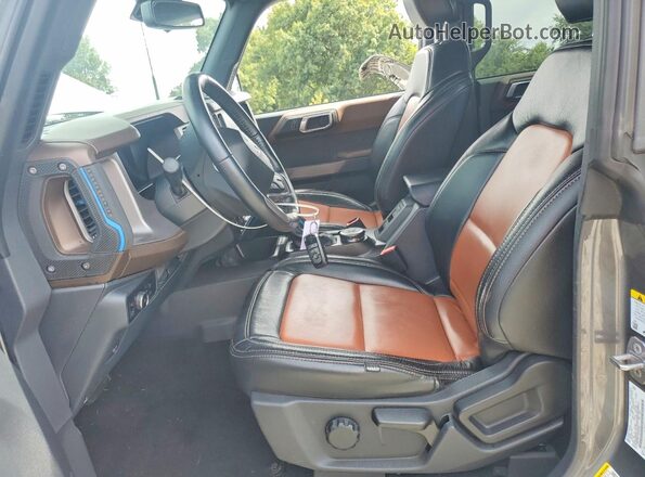 1FMEE5BP1PLB34423 2023 FORD BRONCO Серый Вид салона спереди