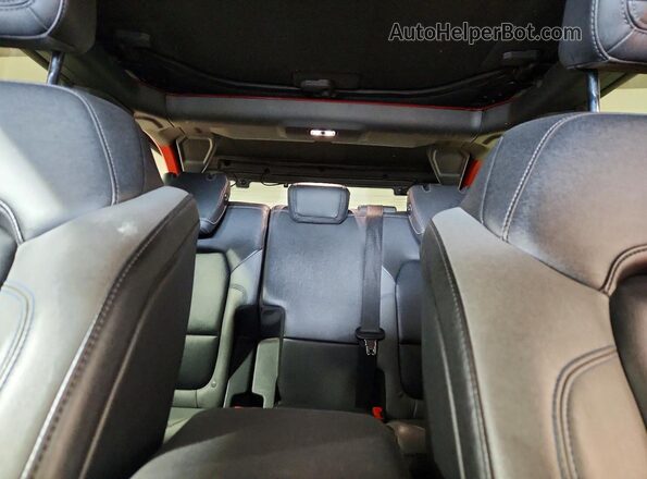 1FMEE5BP8PLB63725 2023 FORD BRONCO Burgundy Widok tylnych siedzeń