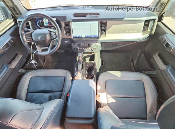 1FMEE5BPXNLB23000 2022 FORD BRONCO Бирюзовый Вид панели приборов