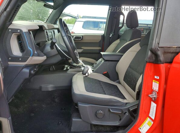 1FMEE5DP0NLB78973 2022 FORD BRONCO Red წინა სალონის ხედი