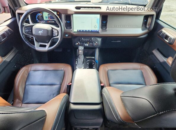1FMEE5DP7PLB20684 2023 FORD BRONCO Red Dashboard view